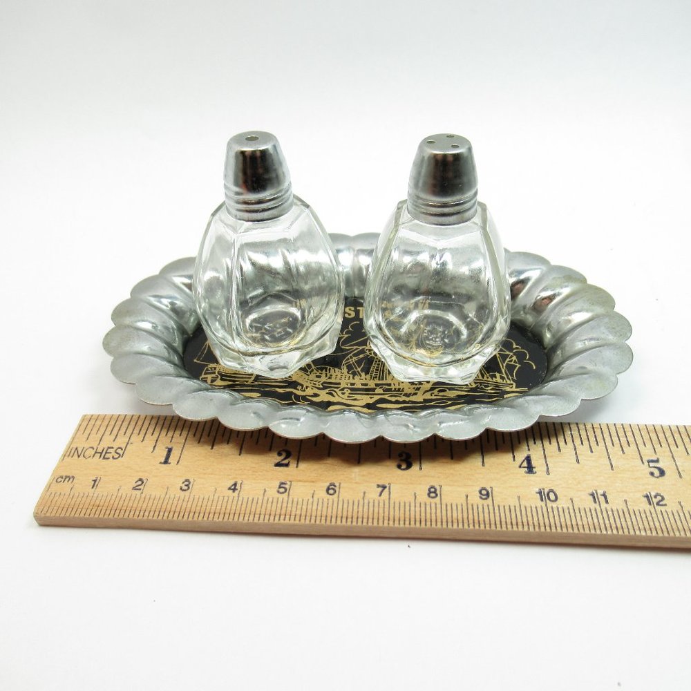 Vintage Jamestown Salt and Pepper set
